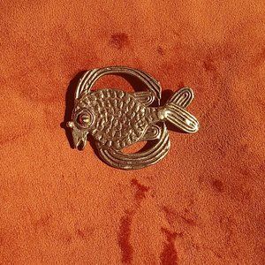 Vintage brooche pin